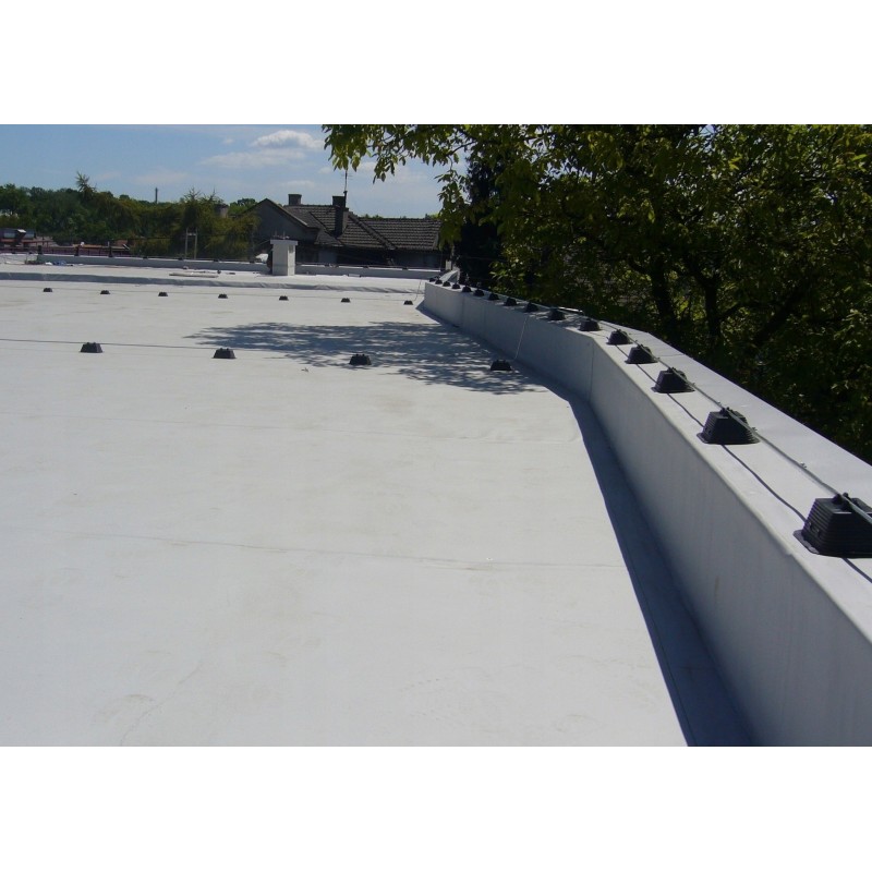 Akcesorium odgromowe OG 1 – betonowy uchwyt z tworzywa do dachówki ceramicznej lub betonowej